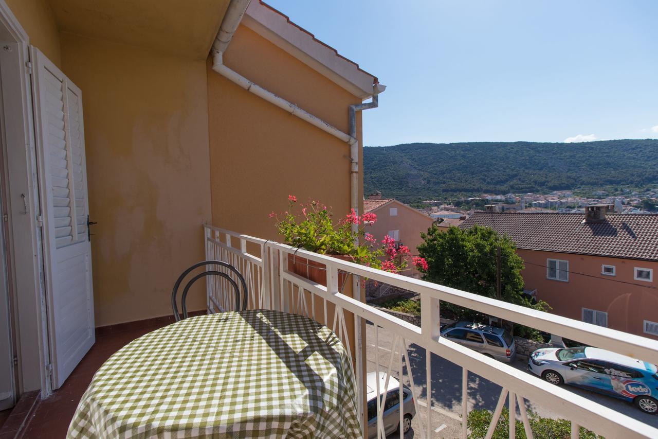 Apartment Anton Крес Екстериор снимка